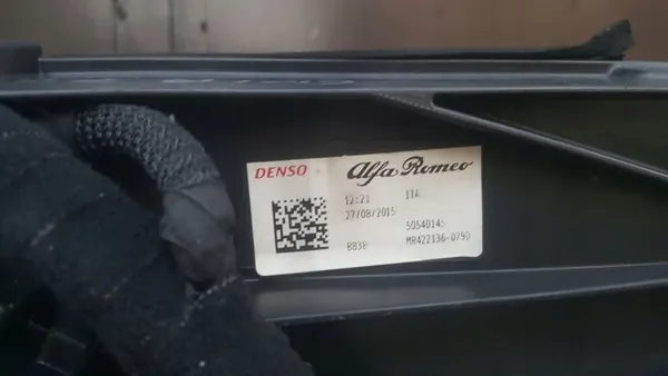 Alfa Romeo Giulia 2.2 Radiator Set OEM 99000037 image 6