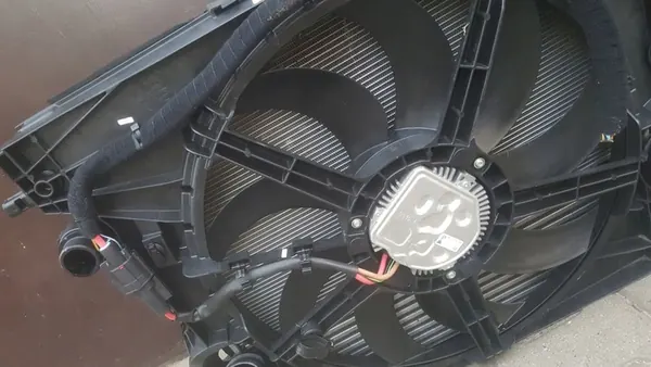 Alfa Romeo Giulia 2.2 Radiator Set OEM 99000037 image 7