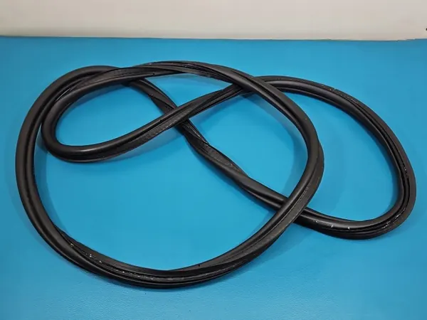 Joint de coffre Opel Grandland OEM IMPRK1545679 image 3