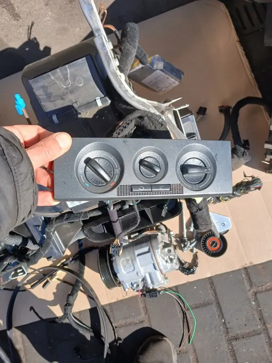 Système de climatisation complet OEM KLIMATYZACJA KOMPLETNA SKODA FABIA I 1.2 BMD image 8