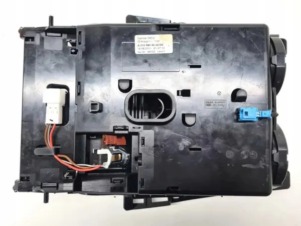Mercedes W212 Getränkehalter OEM A2126804050 image 4