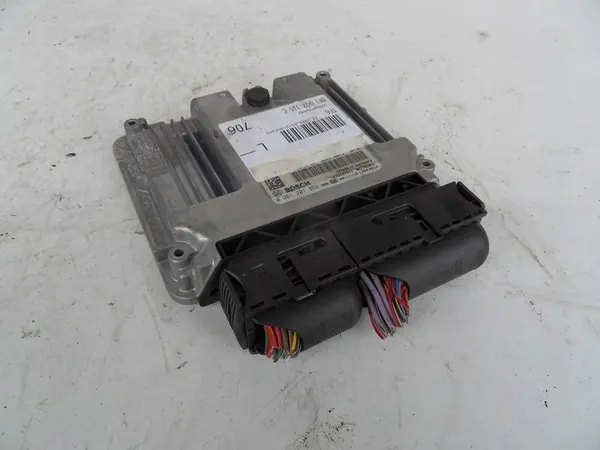 AUDI A4 B8 2007-2011 1.8 TFSI Motorstyrenhet OEM image 2