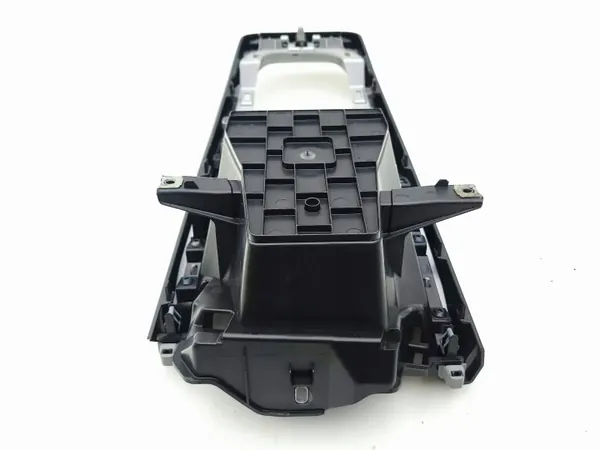 Cadre gauche Audi A1 2022 OEM 82C864981 image 8