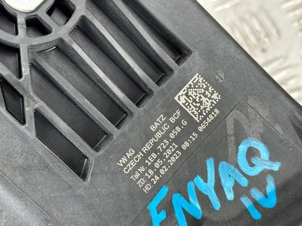 Skoda Enyaq IV Kaasu- ja Jarrupoljin OEM 1EB723058G image 3