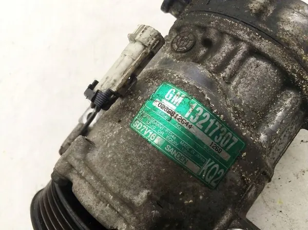 Opel Vectra C 2007 AC Kompressori OE 13217307 image 3