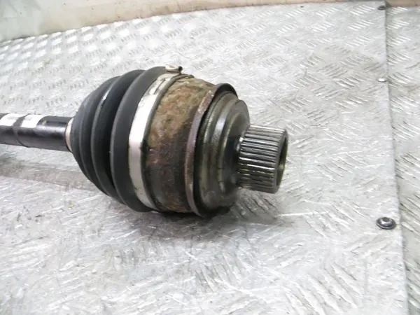 Audi Q5 SQ5 2017 Främre högra halvaxel image 2