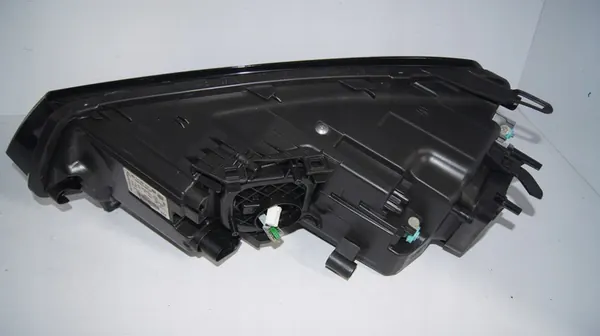 Farol direito completo VW Touareg II 7P1941752 image 4