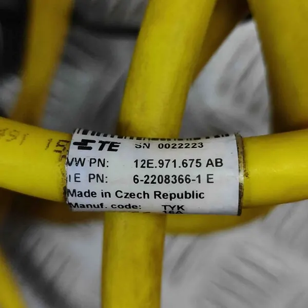 Battery Charging Cable VW GOLF VII 12E971675AB image 6