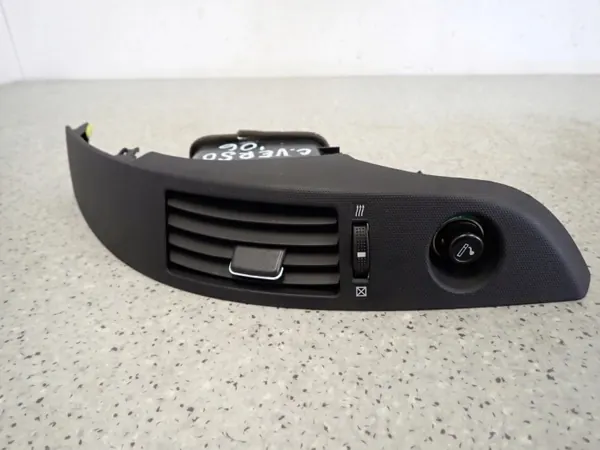 Grelha de Ventilação com Tomada de Isqueiro Toyota image 2