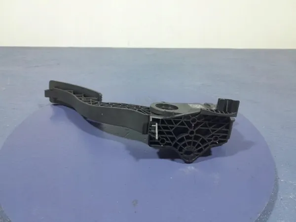 Mercedes GLA W156 Gaspedaal Potentiometer OEM A2463001404 image 6