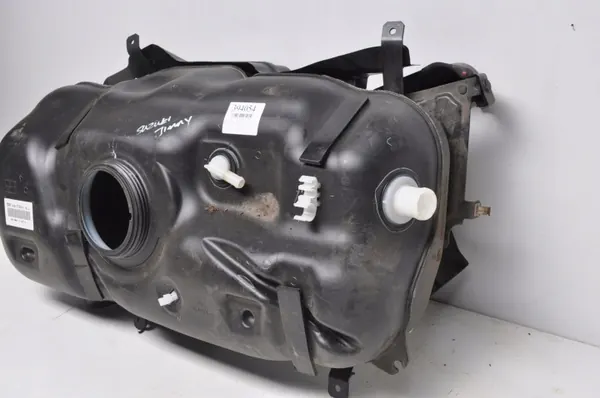 Suzuki Jimny IV 1.5 polttoainesäiliö OEM 394054 image 6