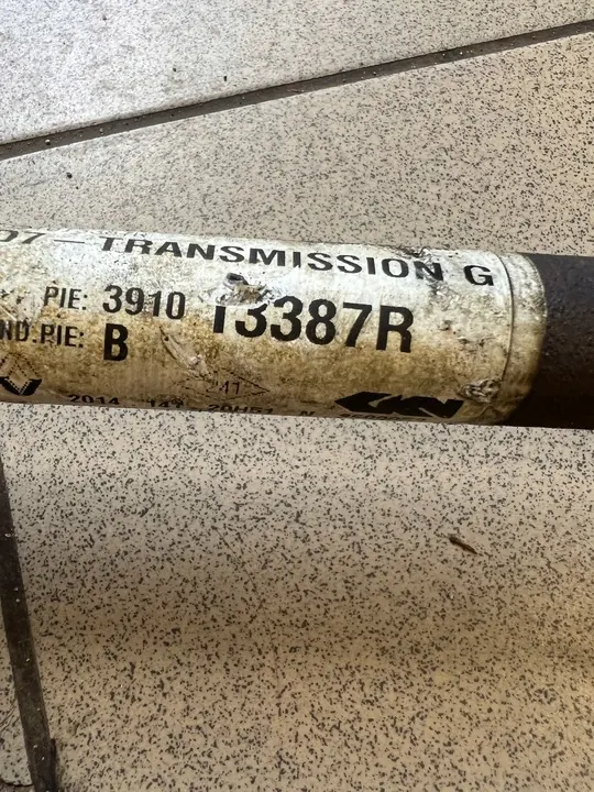 Vänster drivaxel Renault Megane III 1.2 Bensin 391013387R image 2