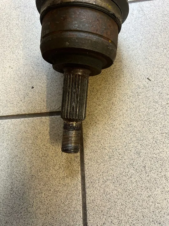 Vänster drivaxel Renault Megane III 1.2 Bensin 391013387R image 5