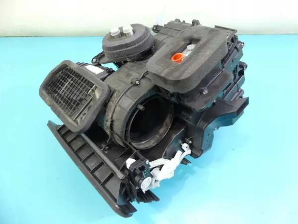 Lämmitysyksikkö OEM 272705961R Dacia Sandero III:lle image 2