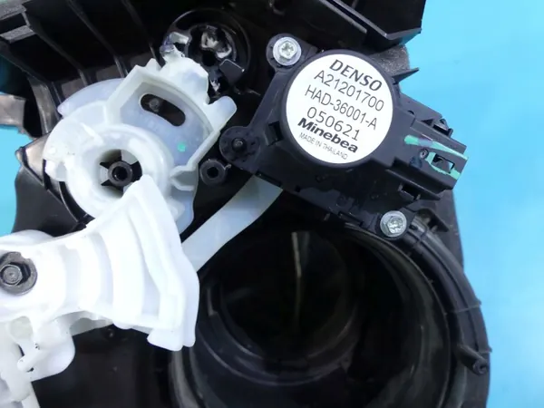 Lämmitysyksikkö OEM 272705961R Dacia Sandero III:lle image 9