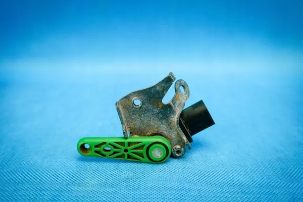 Capteur de niveau de phare avant droit Audi A6 A7 A8 image 2