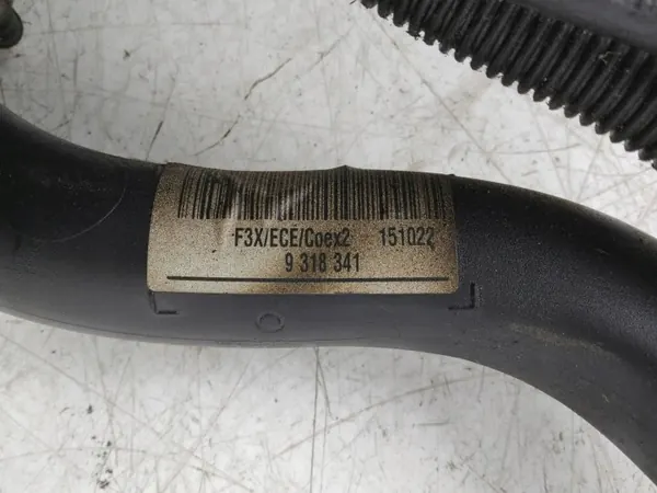 BMW M3 F80 Bränslelucka OEM 9318341 - Begagnad image 4