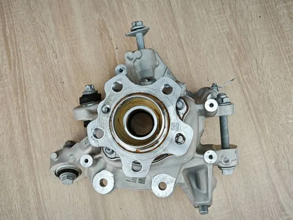 OEM 6854120 Oikea Taka Pyörännavetta BMW 840i G17 image 3