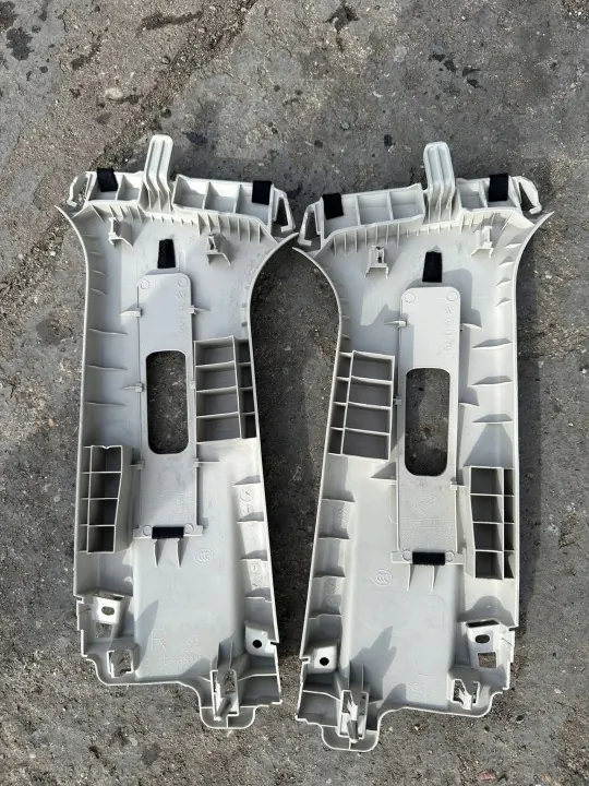 Cache de pilier droit Mazda CX-3 OEM D09W57969 image 3
