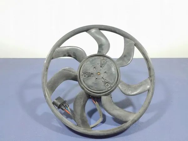 Audi Q7 II Radiatorventilator OEM 8W0959455M - Gebruikt image 2