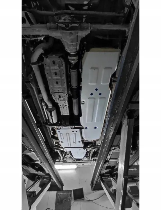 Moottorisuojalevy OEM 2333.2744.1.6 Jeep Wranglerille image 5