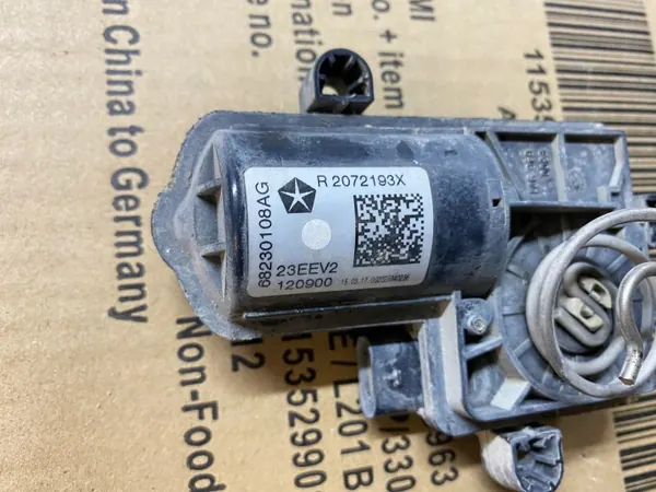 OEM 68230108 Corpo Borboleta Escape Direito image 3