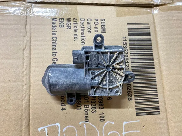 OEM 68230108 Corpo Borboleta Escape Direito image 4