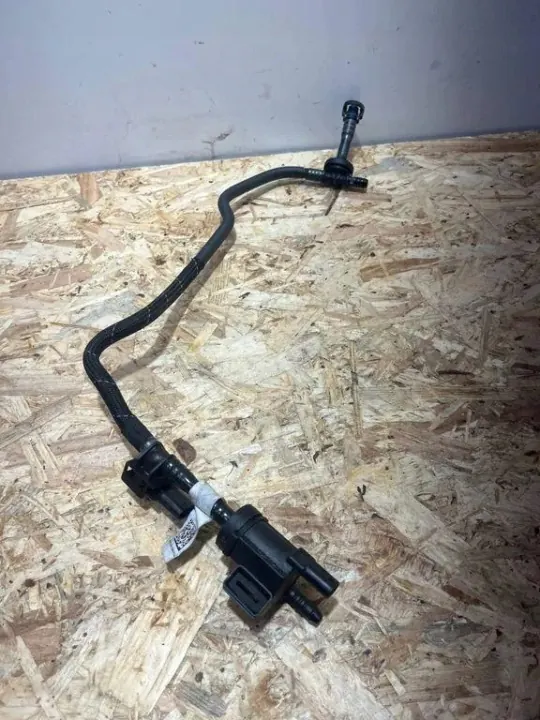 Tyhjiöletku OEM 06M906517A Porschelle image 3