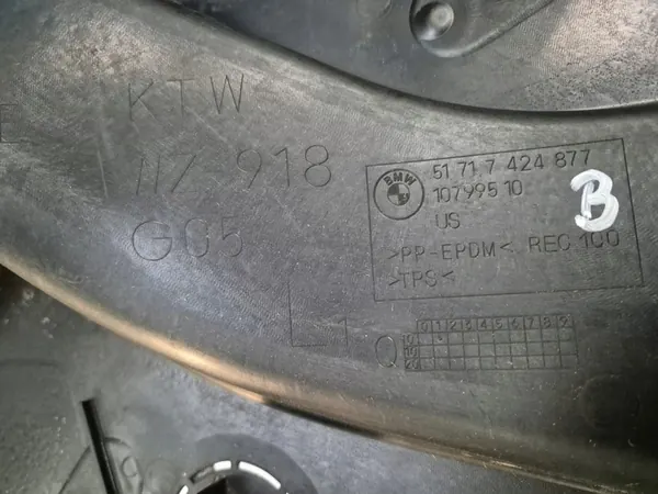 Left Wheel Arch Cover Triangle BMW X5 G05 OEM image 3