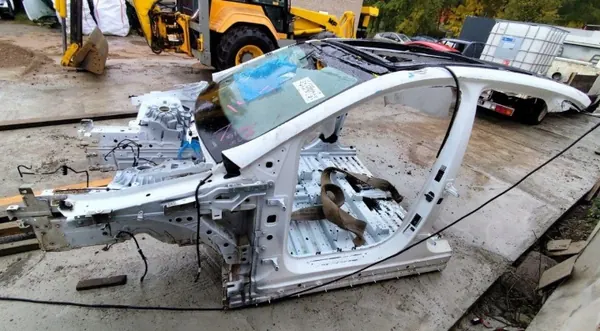 Mercedes-Benz EQE SUV 2024 Etu vasen lokasuoja OEM 276426 image 6