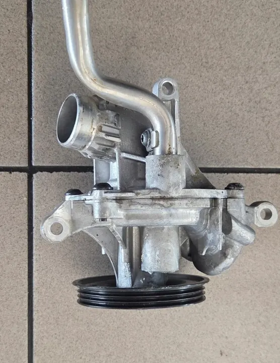 Vattenpump 2.0D D4204T Volvo S90 V90 V60 XC90 XC60 2020- OE 32252284 image 3