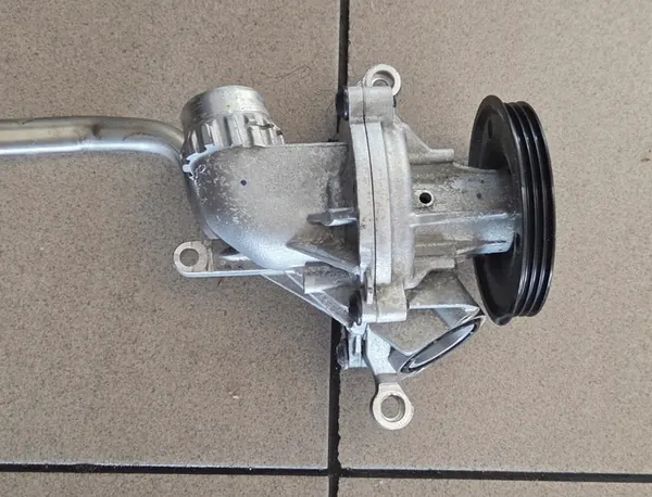 Vattenpump 2.0D D4204T Volvo S90 V90 V60 XC90 XC60 2020- OE 32252284 image 4