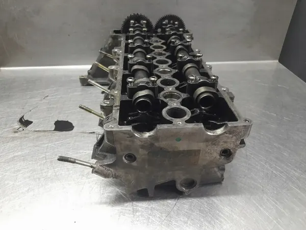BMW M47 Cylinderhuvud OEM 7787521 image 4