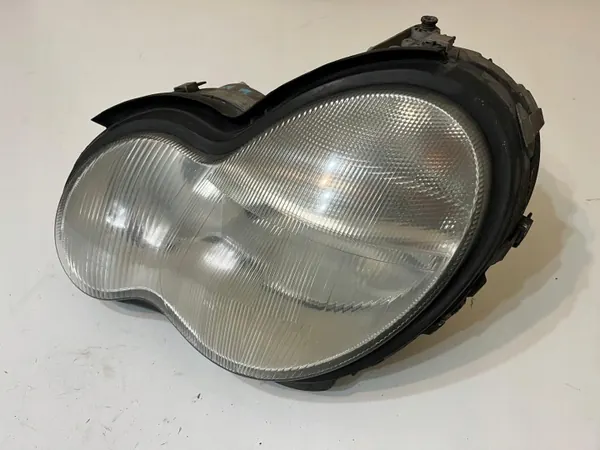 Farol esquerdo dianteiro Mercedes Classe C W203 OEM 2038200161 image 3