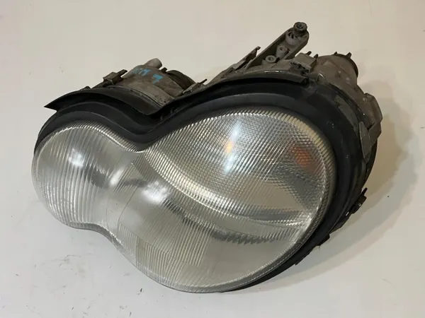 Farol esquerdo dianteiro Mercedes Classe C W203 OEM 2038200161 image 4