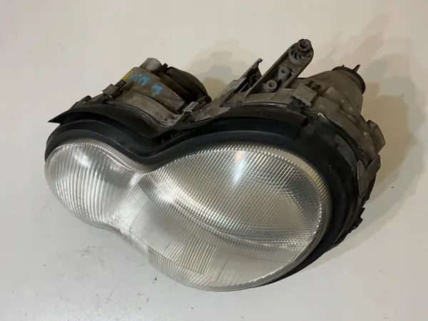 Farol esquerdo dianteiro Mercedes Classe C W203 OEM 2038200161 image 5