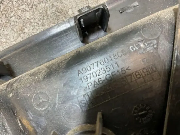 Manilla interior derecha trasera Mercedes-Benz OEM A9077601800 image 6