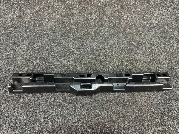 Sujeción de umbral BMW 5 G30 OEM 7387344 - Usado image 2