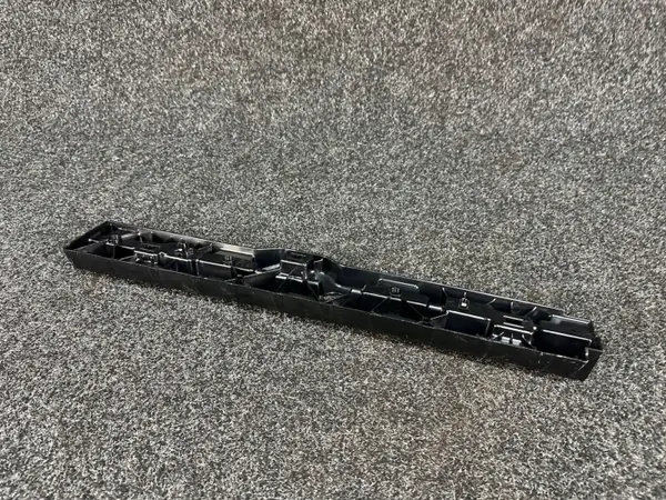 Sujeción de umbral BMW 5 G30 OEM 7387344 - Usado image 3