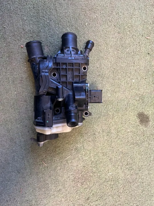 Thermostaathuis Ford Kuga OEM 251103 - Gebruikt image 2