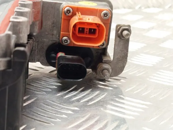 Audi Q3 Wärmetauscher OEM 5QF963231C image 5