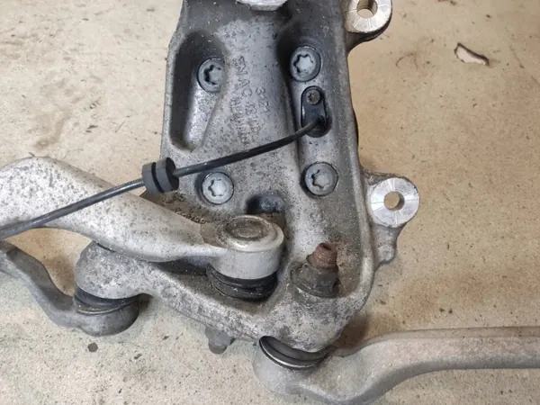 Framhjulsnav höger sida OEM 6858312 för BMW 4 F36 image 10