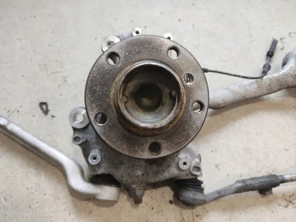 Framhjulsnav höger sida OEM 6858312 för BMW 4 F36 image 3