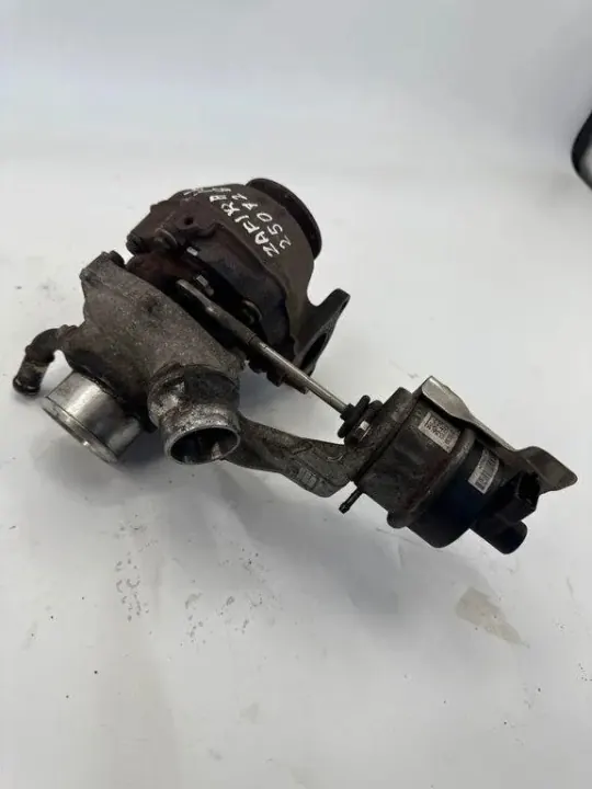 Turbo usado OEM 54389700013 para Opel Zafira image 2