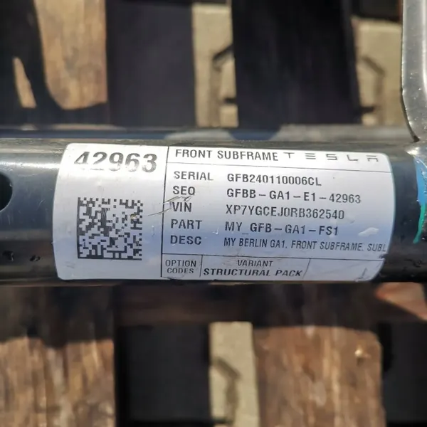 Tesla Model Y voorophangbalk OEM 1044532-00-B image 6