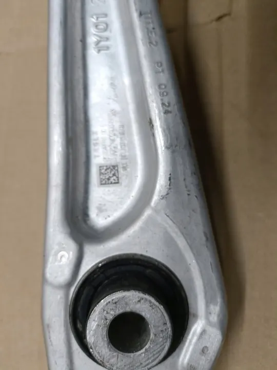 Braccio di Controllo Anteriore Sinistro Destro TESLA MODEL 3 1044341-00-E image 2