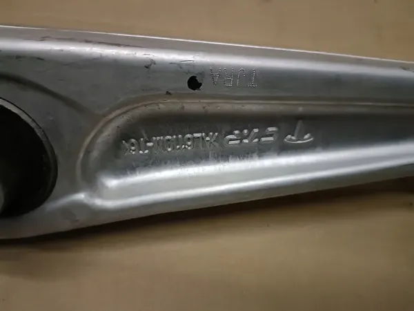 Braccio di Controllo Anteriore Sinistro Destro TESLA MODEL 3 1044341-00-E image 3