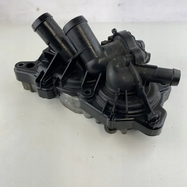 Vattenpump med termostat VW Passat Audi A1 A3 Q2 Seat 1.4 TSI image 2