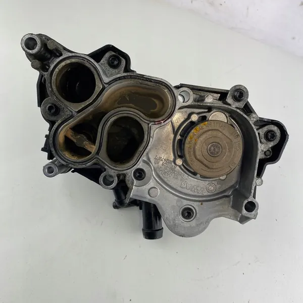 Vattenpump med termostat VW Passat Audi A1 A3 Q2 Seat 1.4 TSI image 3