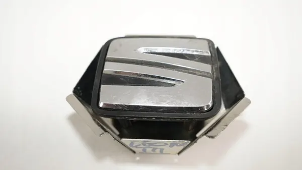 Poignée de hayon SEAT Leon III OEM 360194842 - Occasion image 3